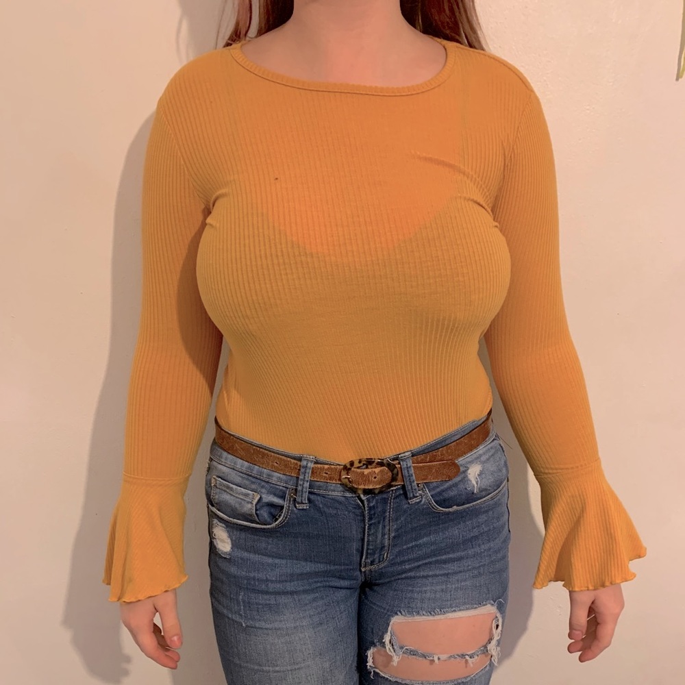 Bell sleeve top